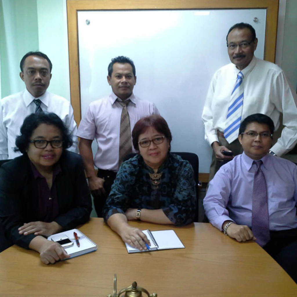 Regulations(outdated) OUR TEAM AT WORK AND OFFICE PREMISES 1 20140616_094541